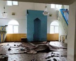 Korumalı: Karşıköy’de Cami selde çamur içinde kaldı