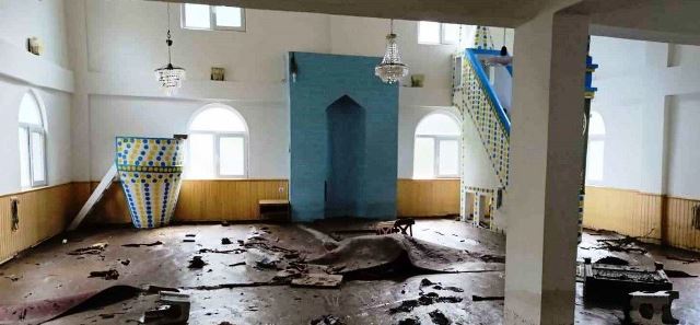 Korumalı: Karşıköy’de Cami selde çamur içinde kaldı