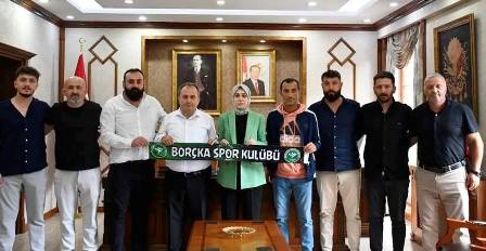 Korumalı: Kaymakam Büyükkılıç’a Borçkaspor Kulübünden ziyaret