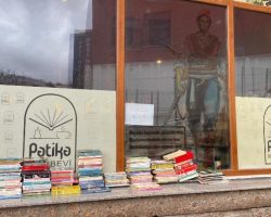 Korumalı: Patika Kitap Evinden “Askıda kitap” dayanışması