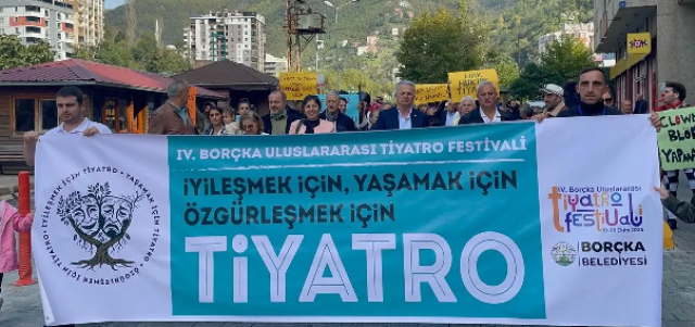 Korumalı: 4. Uluslararası Borçka Tiyatro Festivali Sona Erdi