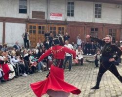 Korumalı: Demir Elma Festivali, Muratlı (Maradit) Köyünde devam ediyor