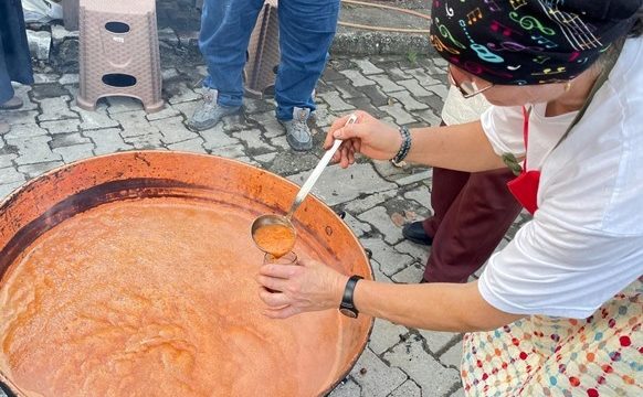Korumalı: Muratlı Köyü’nde düzenlenen pekmez, elma çayı, elma şekeri ve elmalı şerbet