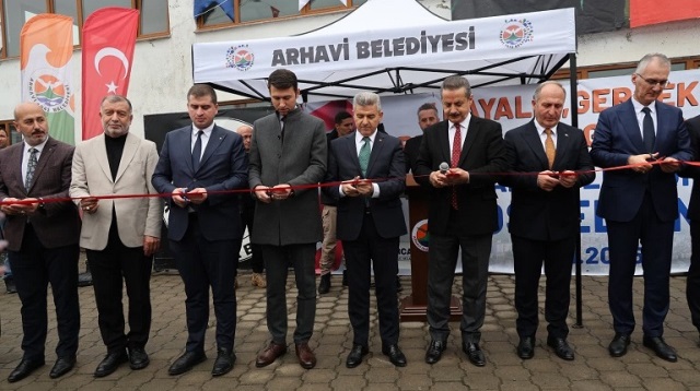 Artvin Valisi Ergün, Arhavi’de doğalgaz açılış törenine katıldı