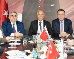 Artvin’de, arıcılık sektörünün geleceğine yönelik değerlendirme toplantısı gerçekleştirildi