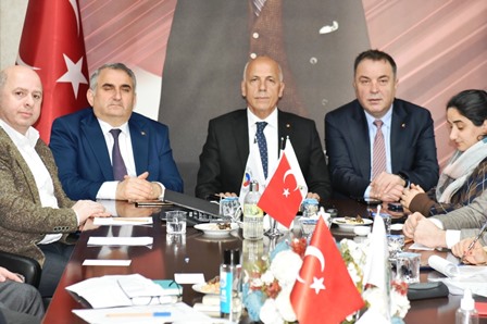 Artvin’de, arıcılık sektörünün geleceğine yönelik değerlendirme toplantısı gerçekleştirildi