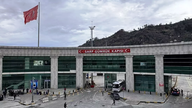 Gürcistan hükümeti, Türk vatandaşlarının ülkeye girişinde seyahat ve sağlık sigortası zorunluluğu getirdi