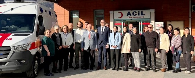 Hibe Edilen Ambulans Borçka Devlet Hastanesine Teslim Edildi