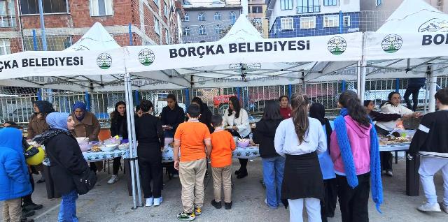 “Okul için birlik zamanı” sloganıyla kermes düzenlendi