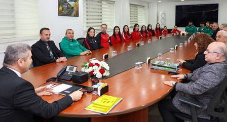 Artvin Spor Kulübü heyeti, Vali Ergün’ü makamında ziyaret etti