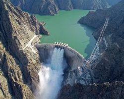 ÇORUH’UN MAVİ GERDANLIKLARI ÜLKEMİZİ AYDINLATIYOR