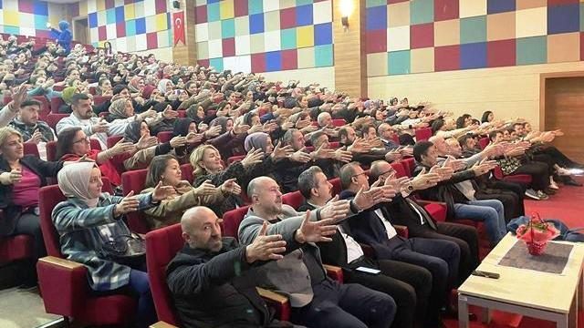 Hopa’da “Milenyum Çağında Anne Baba Olmak” konulu sunum