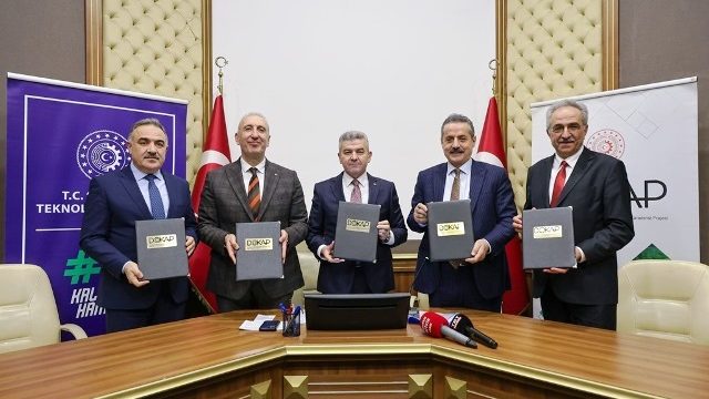 2026 Yılı Yatırım Programı Bilgilendirmesi ve Muhtarlar Toplantısı Düzenlendi