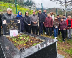Artvinli Gazeteci Tolga Gül vefatının ikinci yılında mezarı başında özlemle anıldı