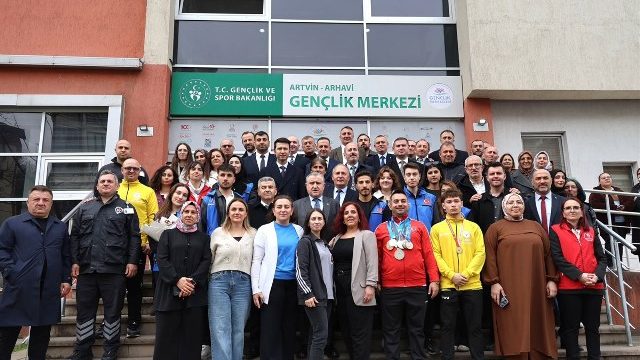 Gençlik ve Spor Bakanımız Sayın Dr. Osman Aşkın Bak, Artvin’de Ziyaret ve İncelemelerde Bulundu