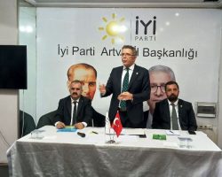 Yasin Öztürk, Artvin il teşkilatını ziyaret etti