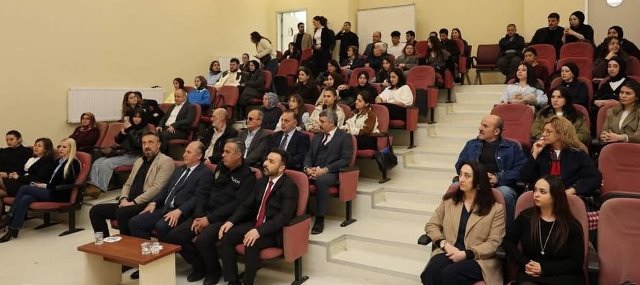 Arhavi’de Turizm Haftası Konferansı