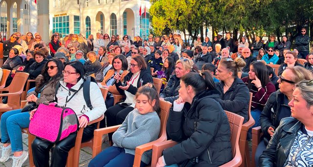 Hopa’da “Güvenli Okul – Gelecek İçin Forumda Buluşuyor” etkinliği
