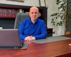 İskenderoğlu, “Köylerde traktör ile bahçe sürümü hizmeti bu sezonda devam ediyor”