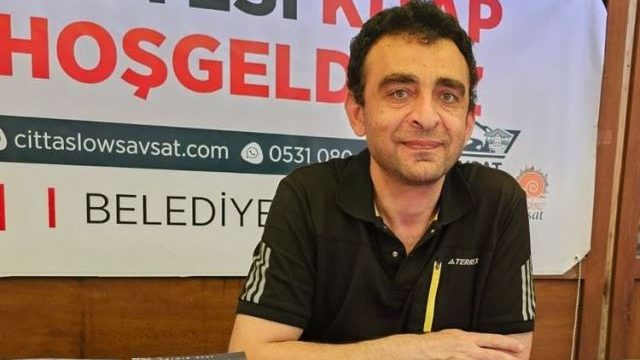 Dede, yeni eserlerini edebiyat dünyasına kazandırabilmek için destek arayışını sürdürüyor