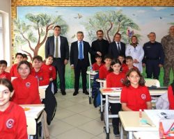 Vali Ergün, Artvin Şehit Erol İnce İmam Hatip Ortaokulu’nu Ziyaret Etti
