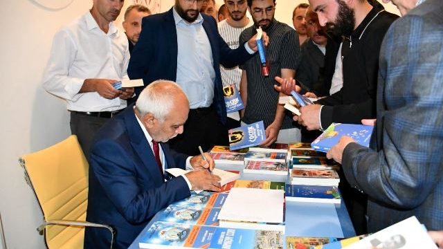 Artvin’de “Bizi Yücelten Değerlerimiz ve Aile” konulu konferans