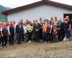 Artvin’de Mavi Yemiş Hasatı Yapıldı