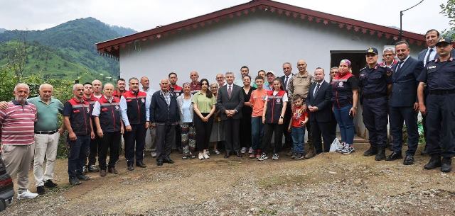 Artvin’de Mavi Yemiş Hasatı Yapıldı