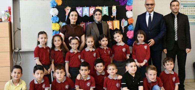 Borçka Kaymakamı Karne Heyecanı Yaşadı