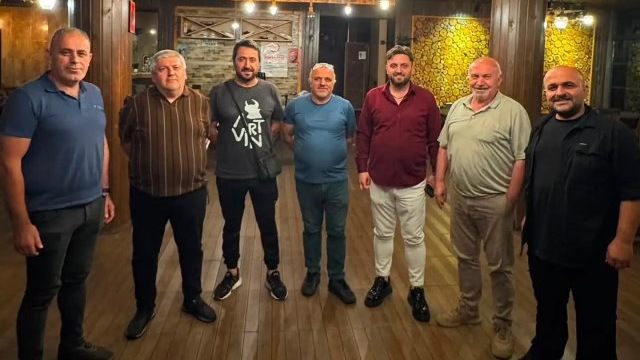 İş İnsanı Peker, Borçka’da Gazetecilerle Bir Araya Geldi
