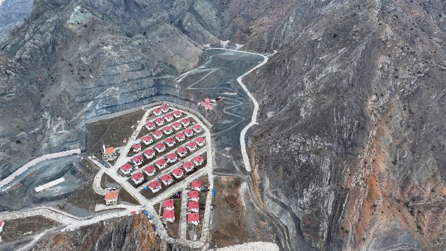 YUSUFELİ İLÇESİ VE YENİ KÖY YERLEŞİM YERLERİ ALTYAPI ÇALIŞMALARI TAMAMLANMASI İŞİ DEVAM EDİYOR