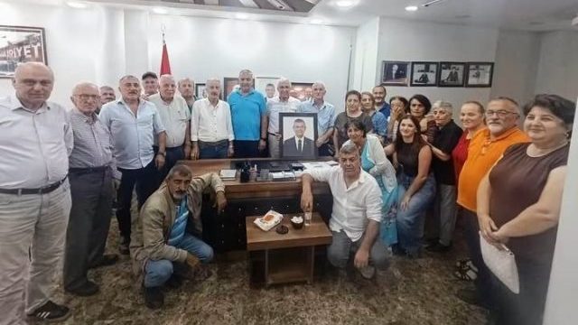 Borçka’da Yeni Parti İlçe Binası Hizmete Açıldı