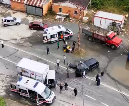 Borçka’da trafik kazası 2 yaralı