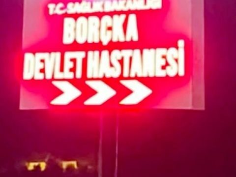 Hastane yolu güzergahında ışıklı tabela yerleştirildi