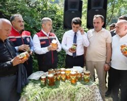 ATB Öncülüğünde Macahel’de Bal Sağımı