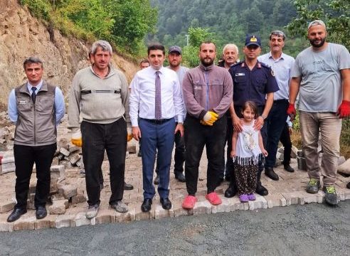 Borçka Kaymakamı Yeşil, Kaynarca Köyünde