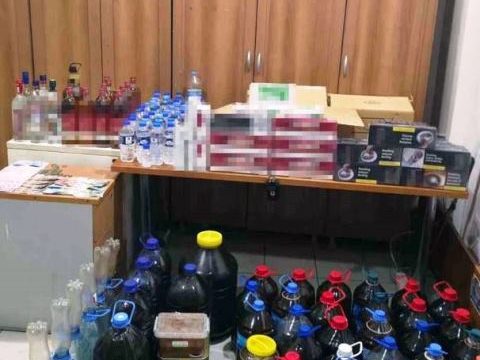 Borçka’da 304 Kg Kaçak Bal, Alkol, Sigara ve Tütün Ele Geçirildi