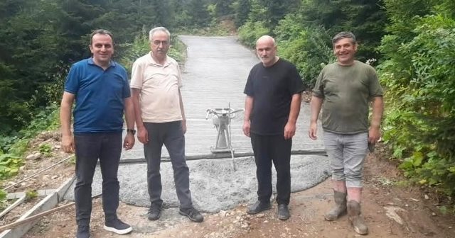 Faruk Çelik, “Borçka’ya çivi çakmıyor”