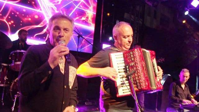 Zafer Bayramı dolayısıyla düzenlenen etkinlikte Borçka halkı doyasıya eğlendiler