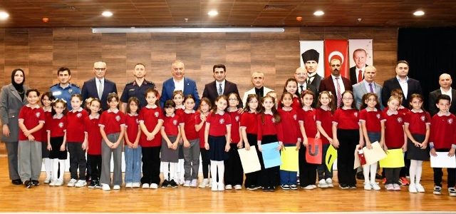 Borçka’da İlköğretim Haftası Coşkuyla Kutlandı