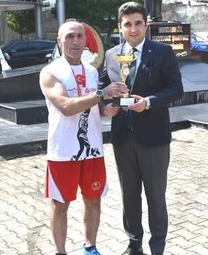 Dünya 4. Milli Atletimiz Talat Alkan, ödüllendirildi